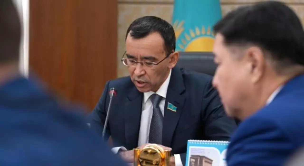 Ашимбаев высказался о значении новой Конституции