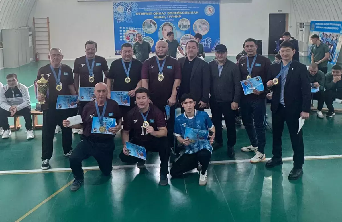 В Мангистау прошёл турнир по волейболу сидя в память о легенде казахстанского спорта - новости на Lada.kz 02.02.2026