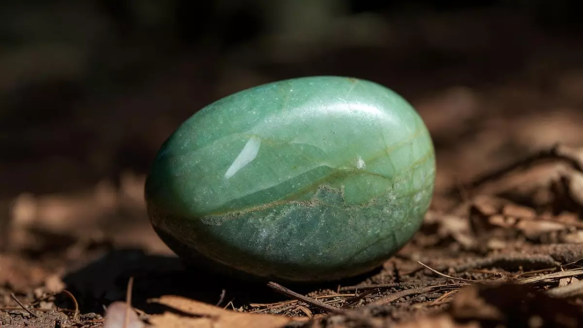 В Кыргызстане обнаружили драгоценный камень весом 180 тонн