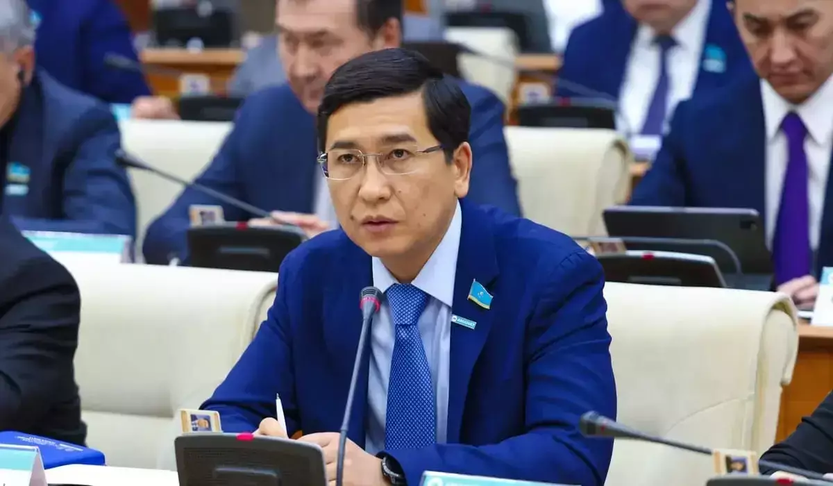 Долой популизм: Асхат Аймагамбетов заявил, что новая Конституция усиливает политическую ответственность