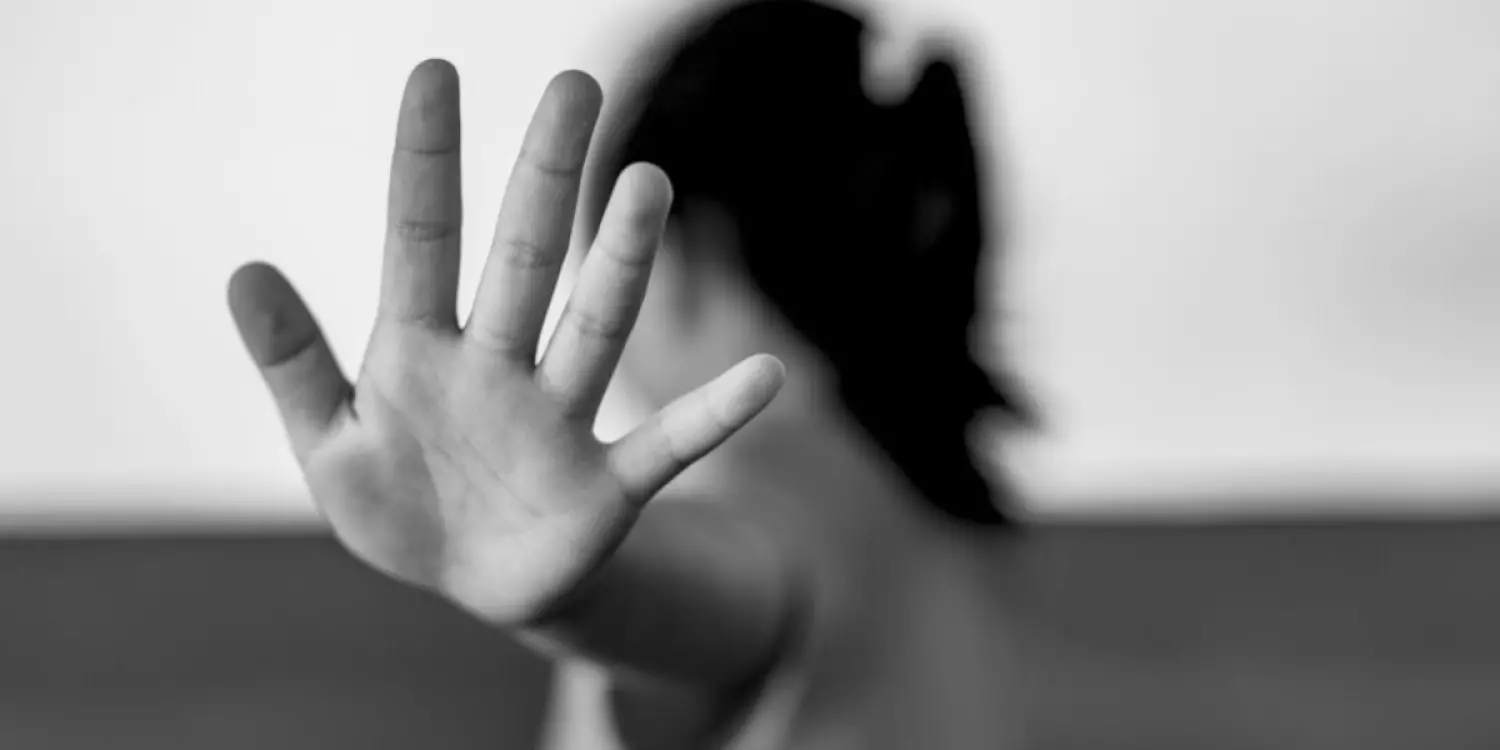 Шымкентте жасөспірім оқушы қызды зорламақ болған (ВИДЕО)