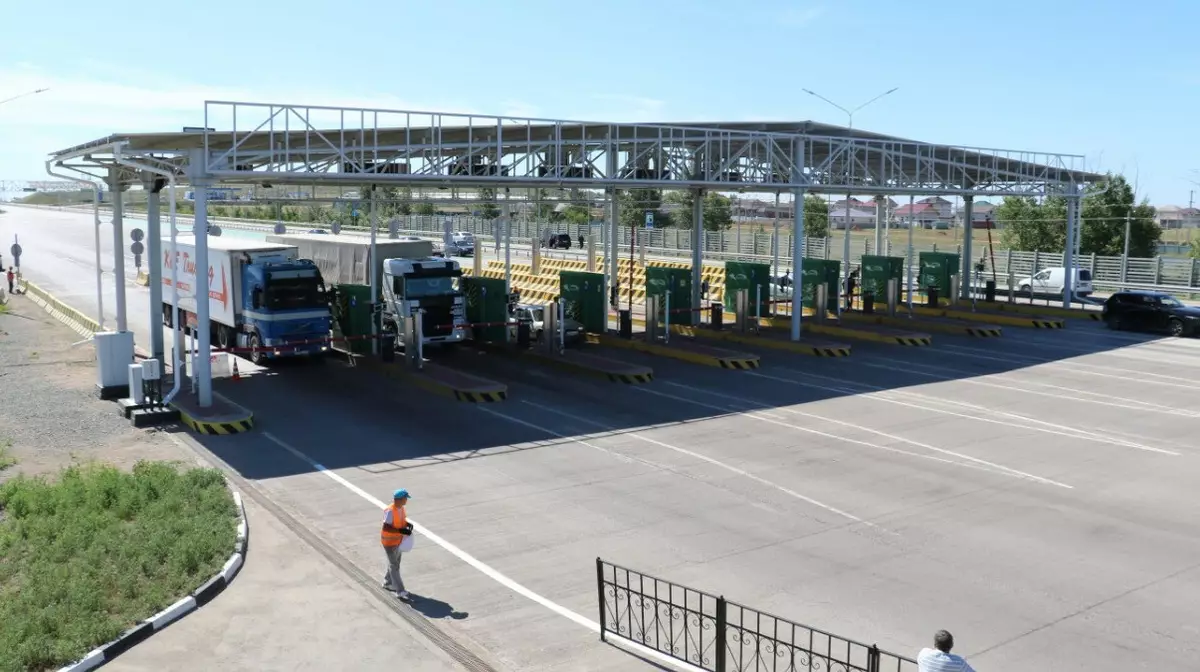 Жители Илийского района лишились бесплатного проезда на трассе Алматы – Конаев