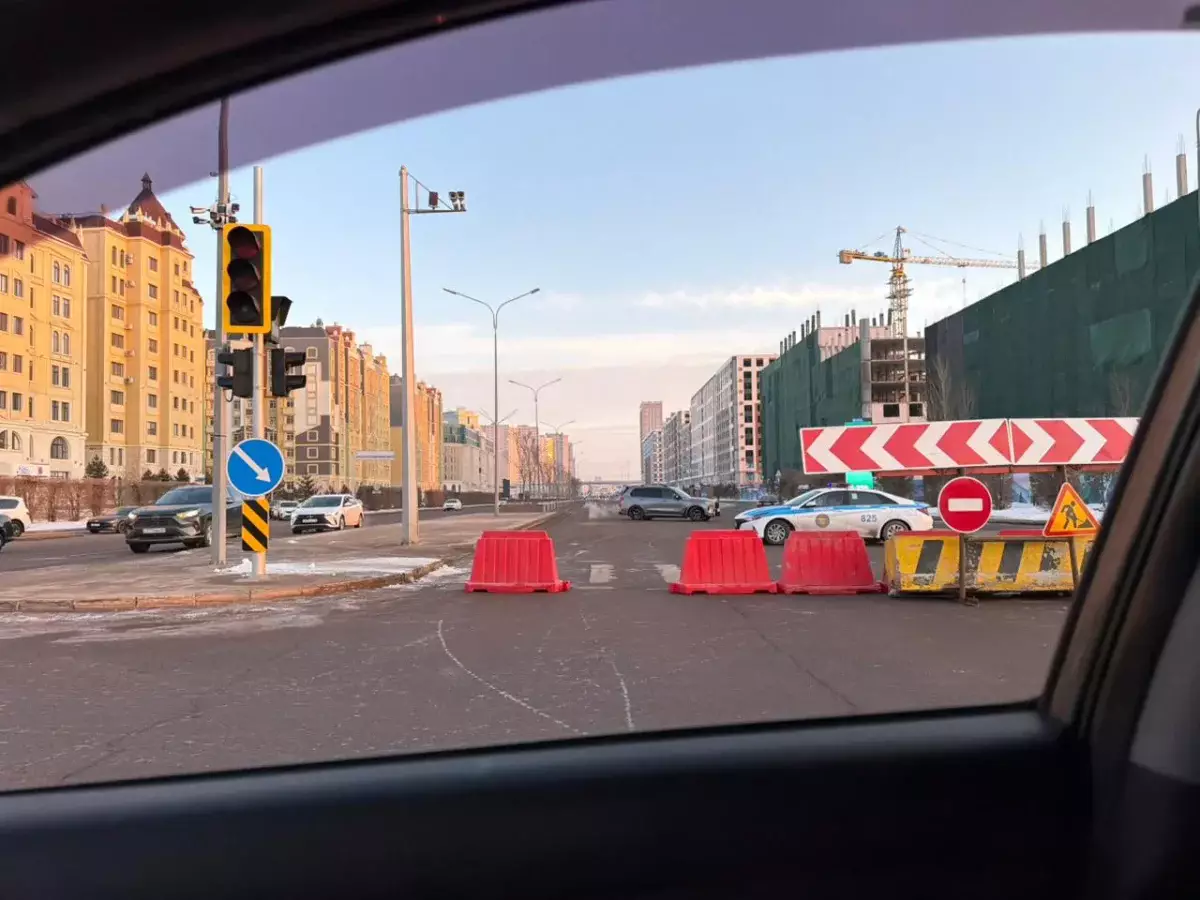 Готовьтесь к пробкам: движение на участке проспекта Тәуелсіздік в Астане ограничили на двое суток