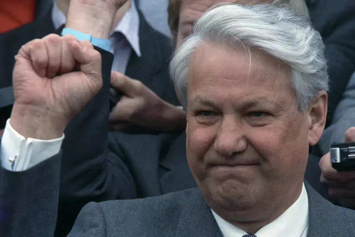 Экс-глава пресс-службы Ельцина раскрыла, кто имел над ним почти абсолютную власть - новости на Lada.kz 02.02.2026