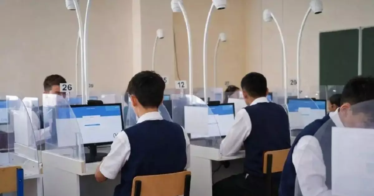  ҰБТ тапсырған түлектердің орташа балы 64 болған 