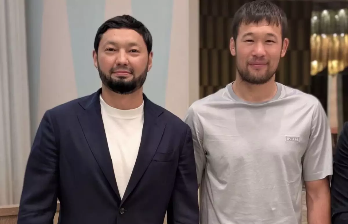 Кеңес Рақышев Шавкат Рахмоновқа қолдау білдірді