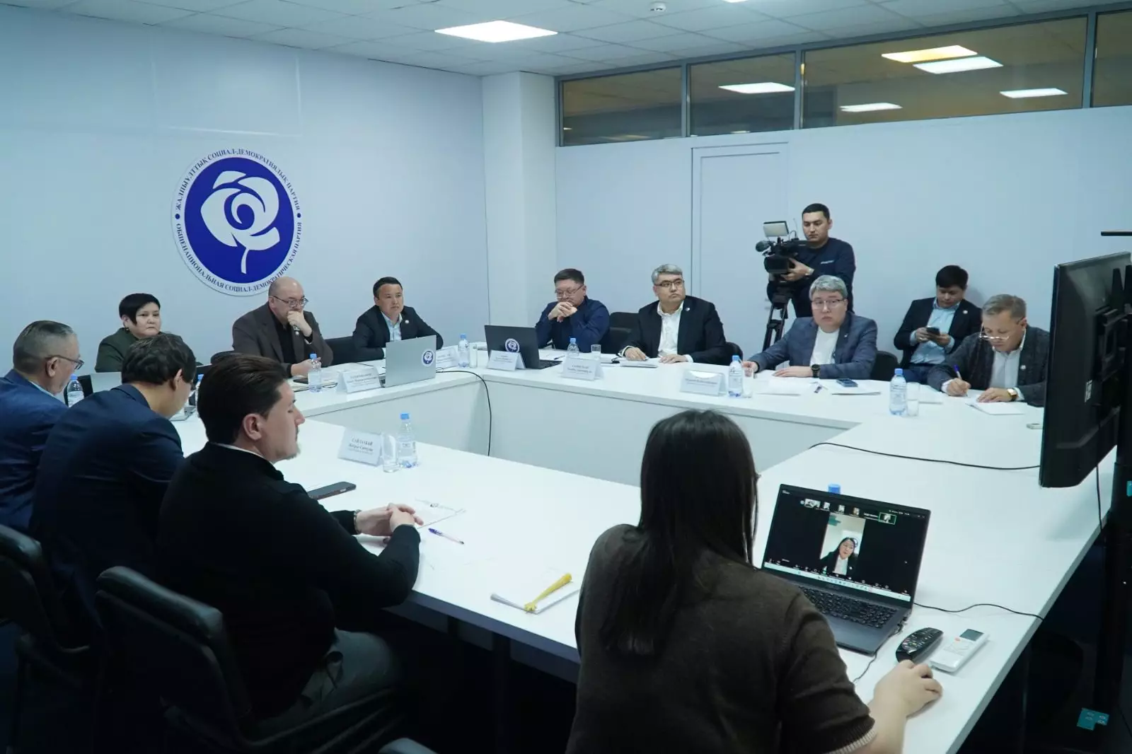 Политический совет ОСДП обсудил проект новой Конституции