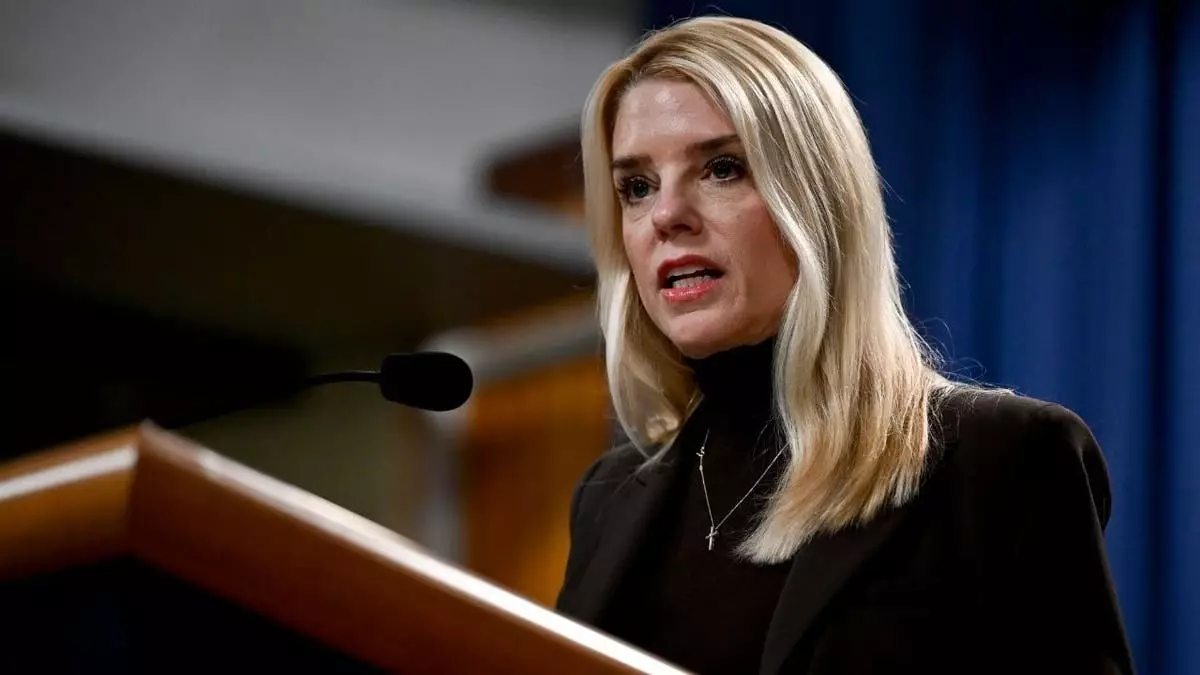 Федеральные агенты арестовали еще двоих по делу о вторжении в церковь в Миннесоте.