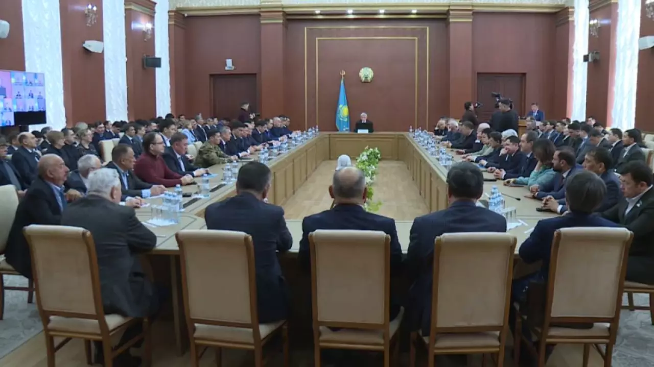 Новый проект Конституции обсуждают в регионах Казахстана