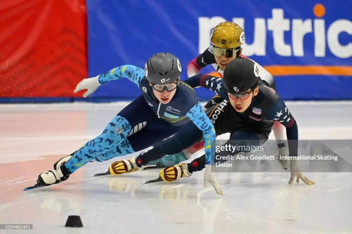 Казахстанский шорт-трекист установил рекорд на чемпионате мира
