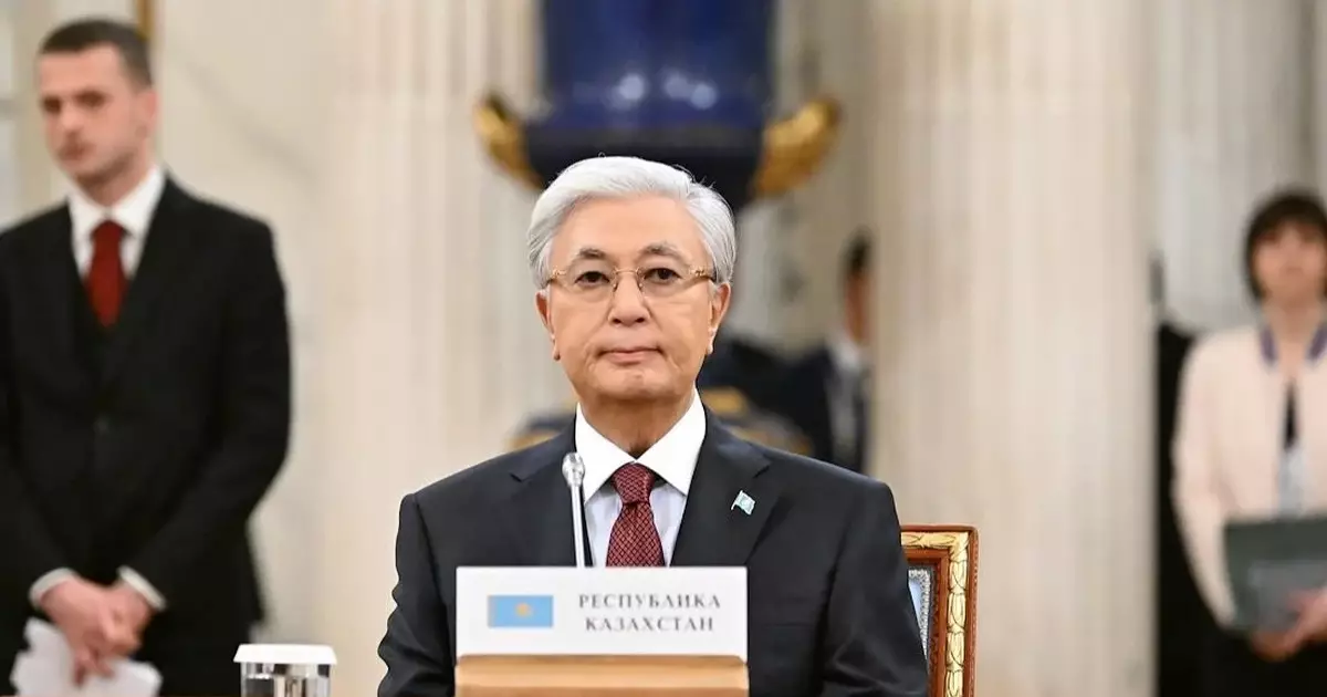В Казахстане решили поправить Конституцию, а потом за 10 дней провести досрочные выборы президента.
