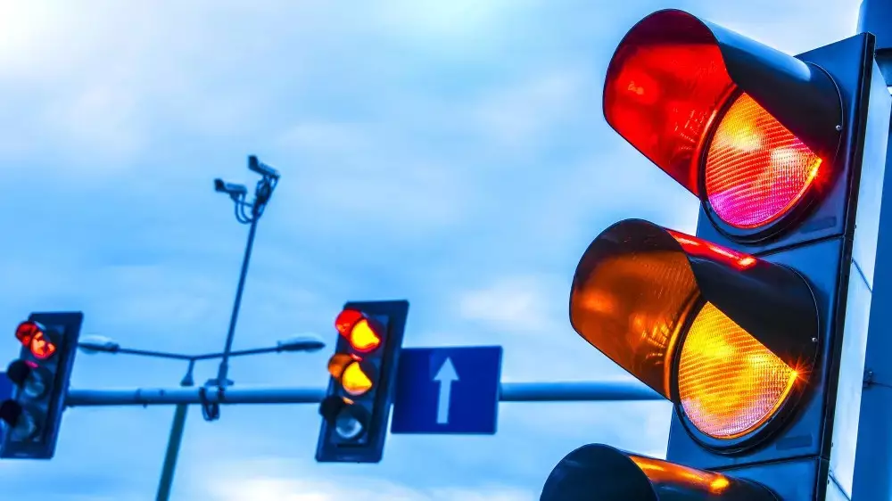 Почему светофоры в Алматы работают “вразнобой“: объяснение полиции