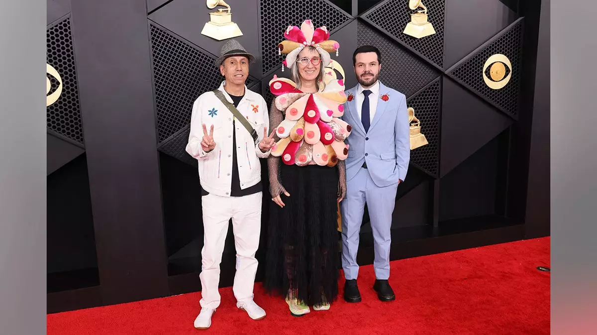 Красная дорожка "Грэмми" превратилась в "зрелище обнаженки" с "эстетикой клоуна"