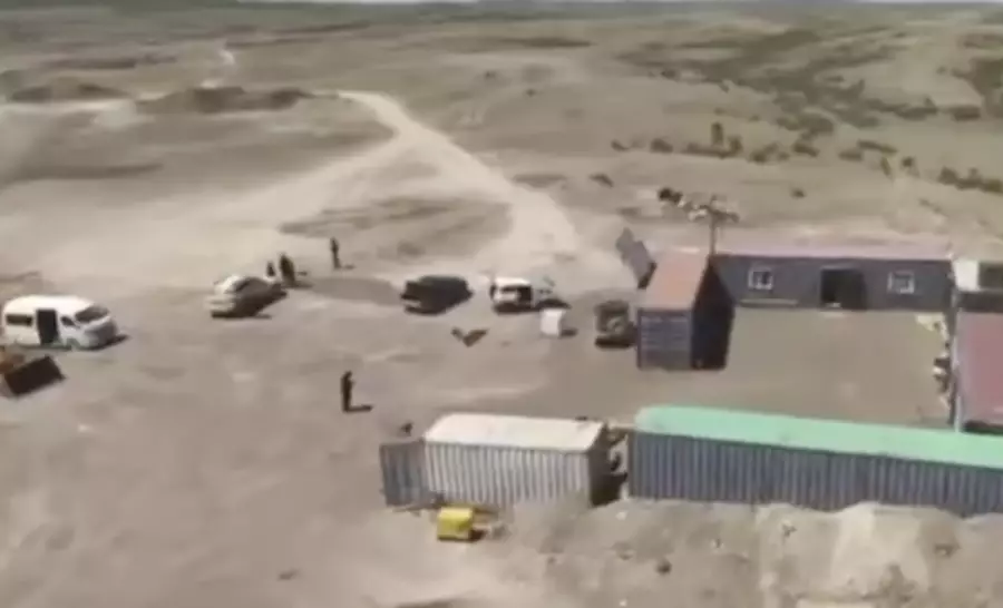 Табиғи байлықты миллиардтаған теңгеге шетелге сатқан: Қарағанды облысында үш адам ұсталды