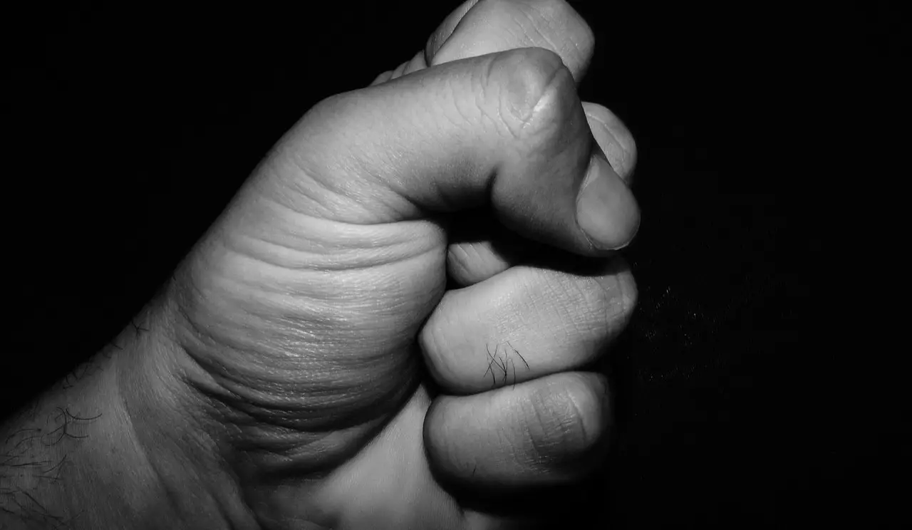 Подозреваемого в избиении своего ребенка задержали в Жетысу