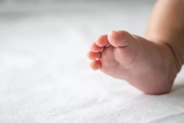 Талдықорғанда туған әкесі үш жастағы баласын аяусыз ұрып-соққан (ВИДЕО)