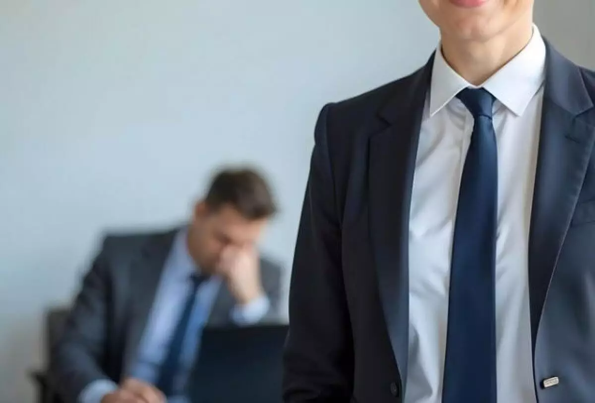 Страховщик украл ноутбук коллеги в Жамбылской области