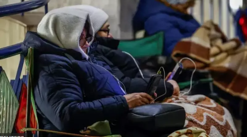 Снова бьет по энергетике: в Киеве и Харькове тысячи людей остались без тепла в мороз