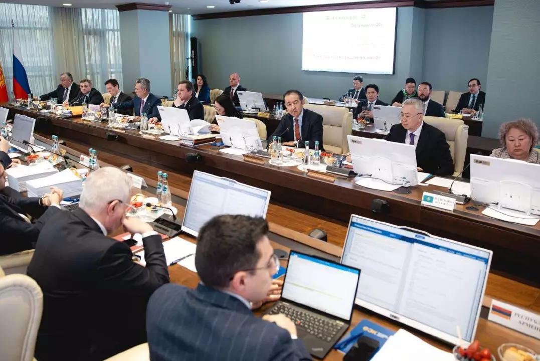 Совет ЕЭК утвердил обнуление пошлин на сахар, медь и фрукты для Казахстана