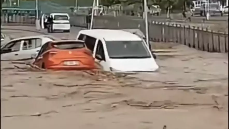 Ливни в Турции привели к подтоплениям в популярных туристических регионах