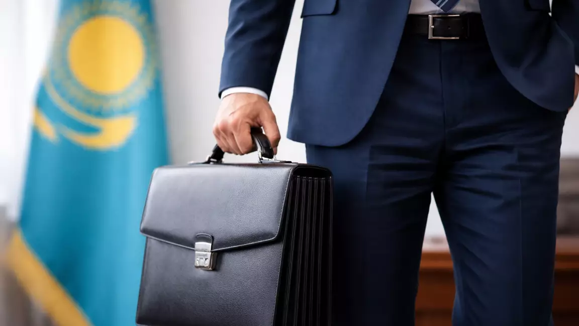 Мемлекеттік қызметшілерге сыйақы, материалдық көмек және үстемақы төлеу тәртібі өзгерді