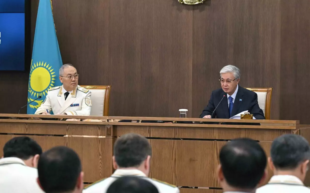 Почти все опрошенные банки отрицают причастность к «перегону» 7 трлн тенге через Казахстан