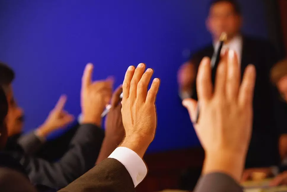 Большинство граждан положительно оценивают изменения в Конституции