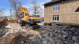 Алматыда шаруашылық қосалқы нысан сүрілді