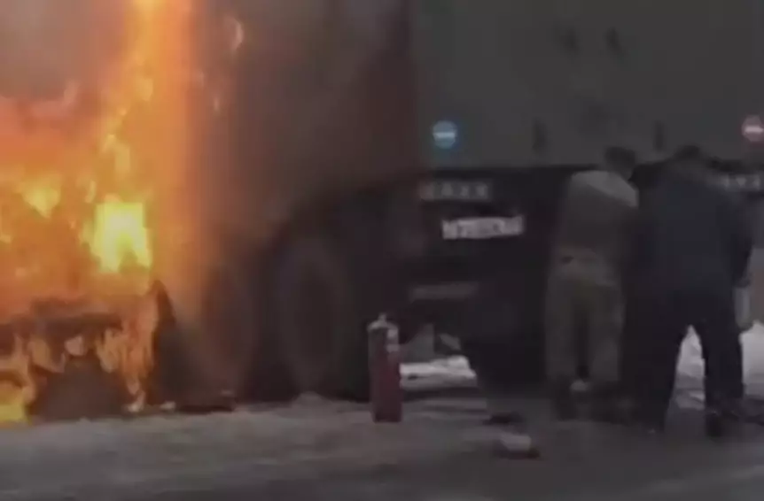 “Көлік жанып кеткен“: Қызылорда облысында әскерилер жол апатына ұшырағаны туралы ақпарат тарады