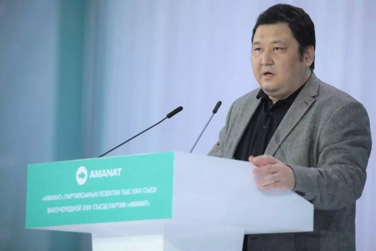 Политолог Марат Шибутов публично опроверг слухи, домыслы и фейки о новой Конституции