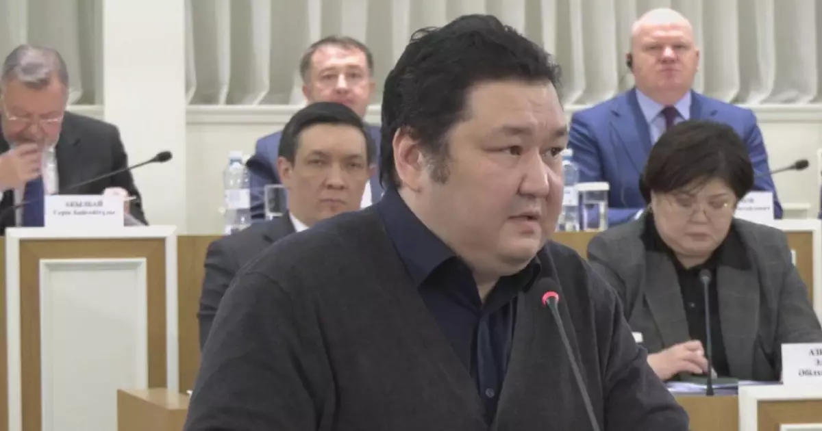  «Бұл ойын емес, қасақана пиғыл» – Марат Шибұтов жаңа Конституция туралы шектен шыққан фейктер жөнінде пікір білдірді 