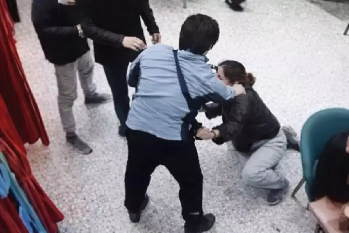 Несмываемое пятно: в Актау девушку избили в кафе из-за пролитого чая - новости на Lada.kz 03.02.2026