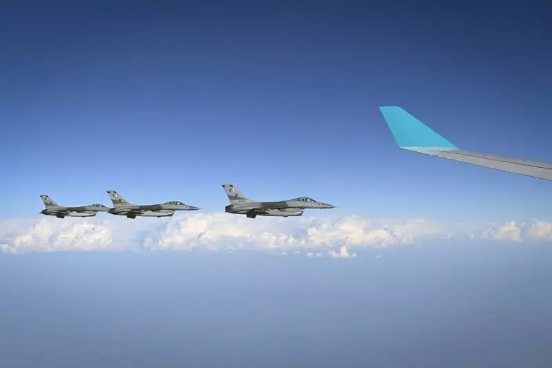Борт президента сопровождали истребители: Токаев прилетел в Пакистан