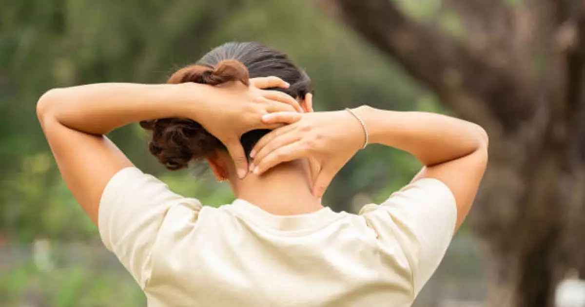  Мойнын қытырлатамын деп инсульт алып қалған әйел аман қалды 