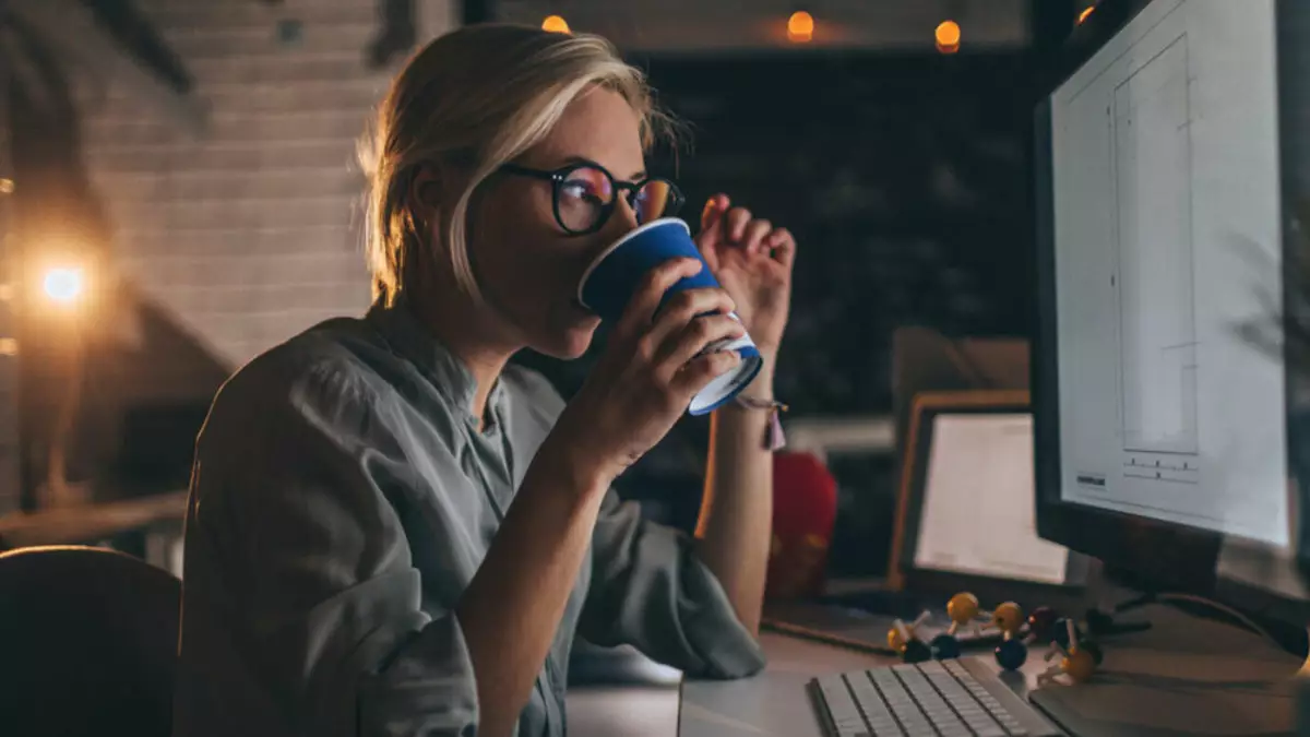 Түнде жұмыс істеудің жүрекке кері әсері анықталды