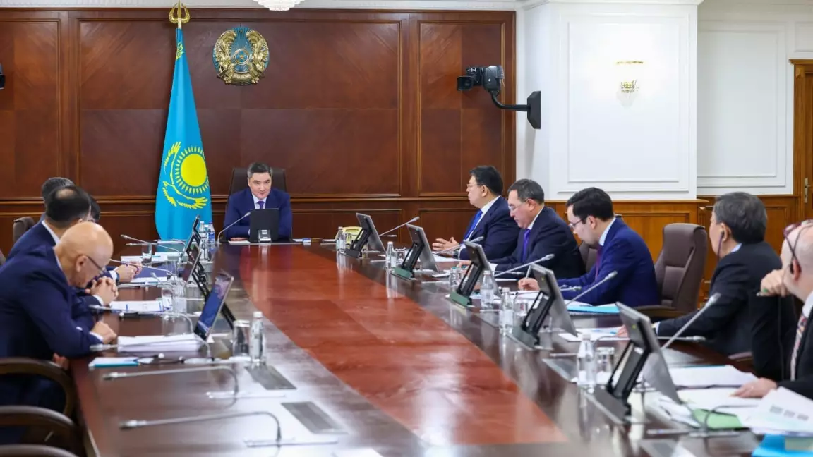 Алатау қаласын дамыту жоспары: Бектенов кеңес өткізді