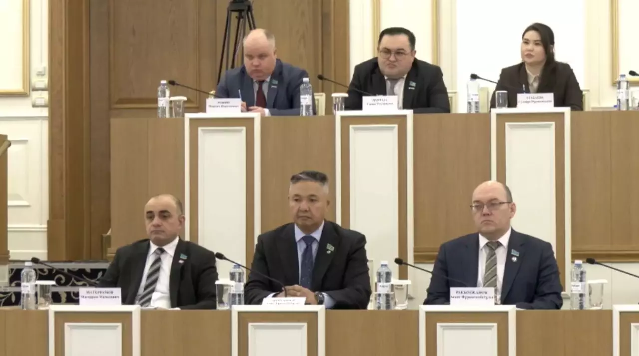 Конституциялық комиссия отырысы