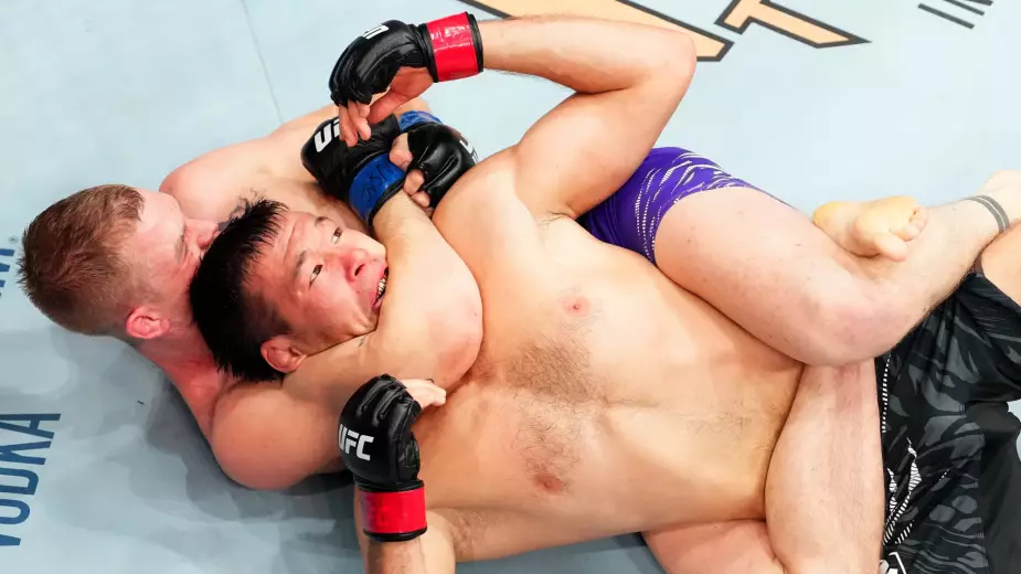 Как топовые полусредневесы UFC отреагировали на травму Шавката Рахмонова