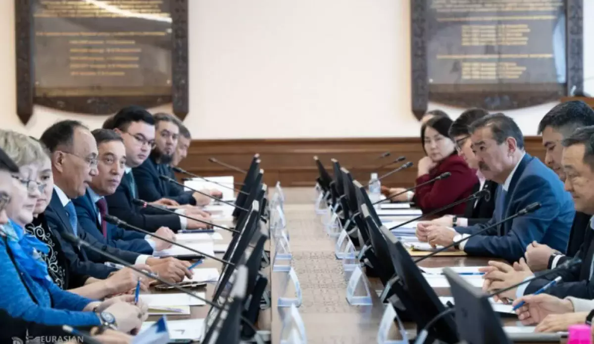 ЕҰУ-да жаңа Конституция жобасының негізгі тұжырымдары талқыланды