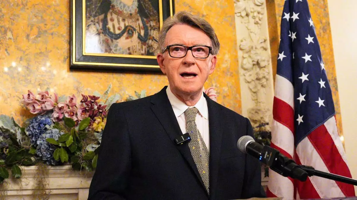 Полиция Лондона начала уголовное расследование в отношении бывшего посла Великобритании в США, связанного с Эпштейном.