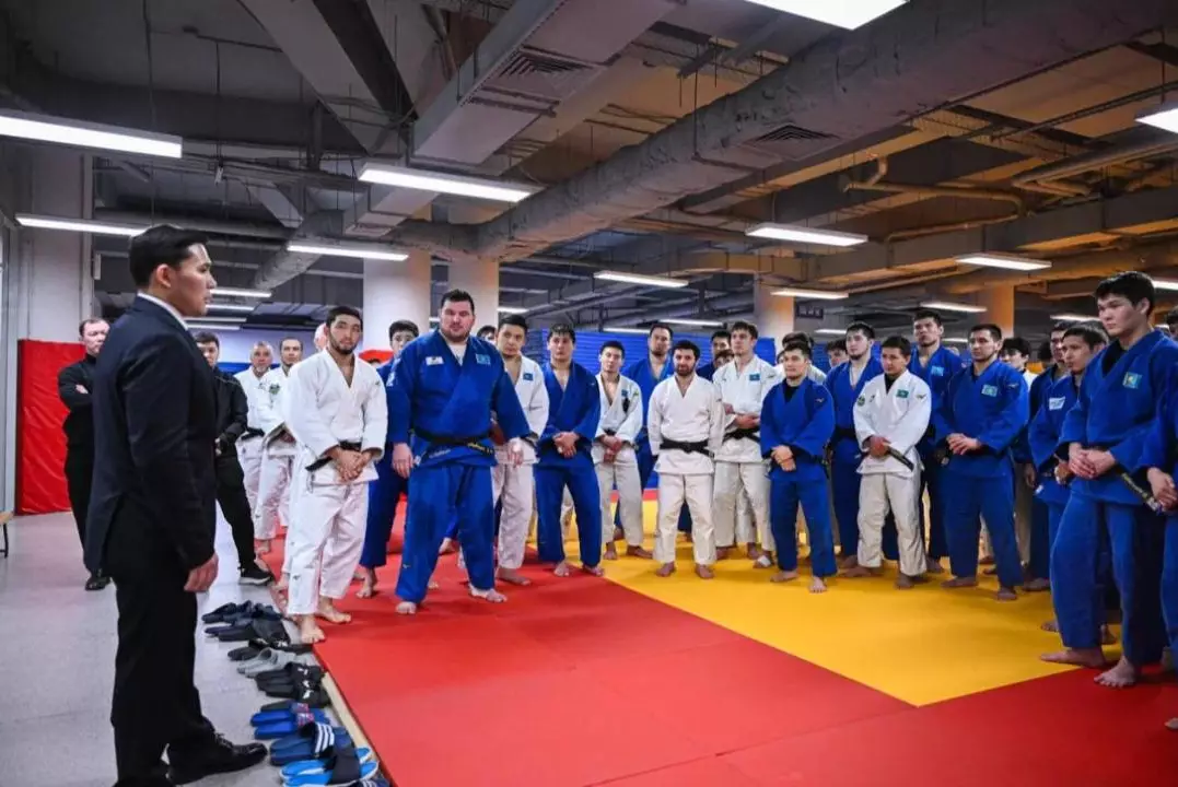 Главные тренеры национальных команд доложили об уровне готовности спортсменов министру