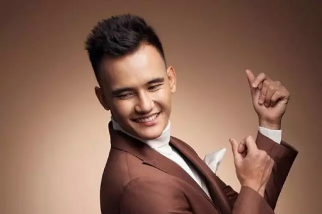 Әли Оқапов Роза Рымбаеваны ерекше құттықтады (ВИДЕО)