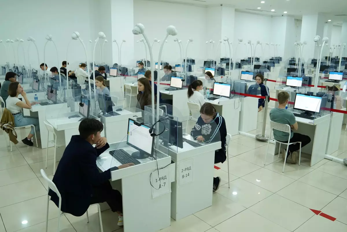 "Неравные стартовые условия": депутат требует реформы подготовки к ЕНТ в школах