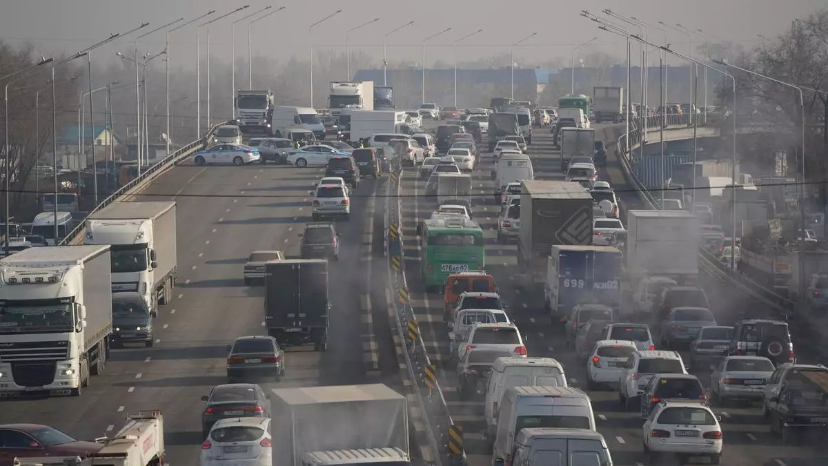 В Алматы в каждом втором проверенном автомобиле выявили экологические нарушения