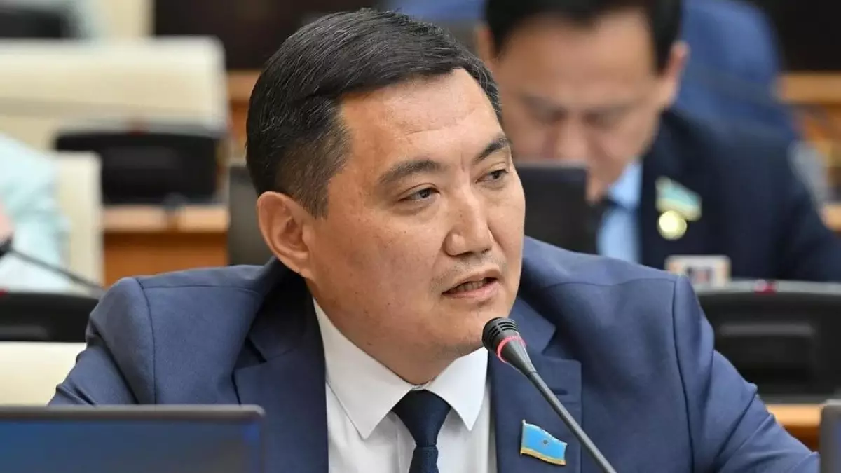 «Наглая ложь и манипуляция»: депутат Базарбек ответил на слухи о продаже земли