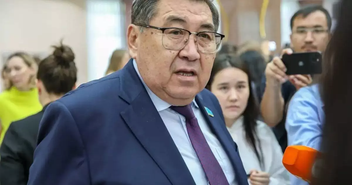  `Басқа бәле тілден, желікпе псевдо-патриоттар, әлдебір сыртқы қауіп, әлеуметтік желілердегі дабыра - Ермұрат Бапи не айтқысы келді? 