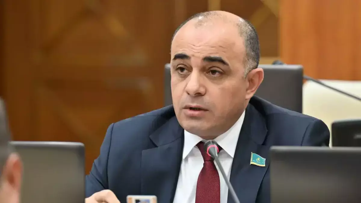 Депутат ҰБТ жүйесін сынға алды: тестілеу табыс көзіне айналды ма?