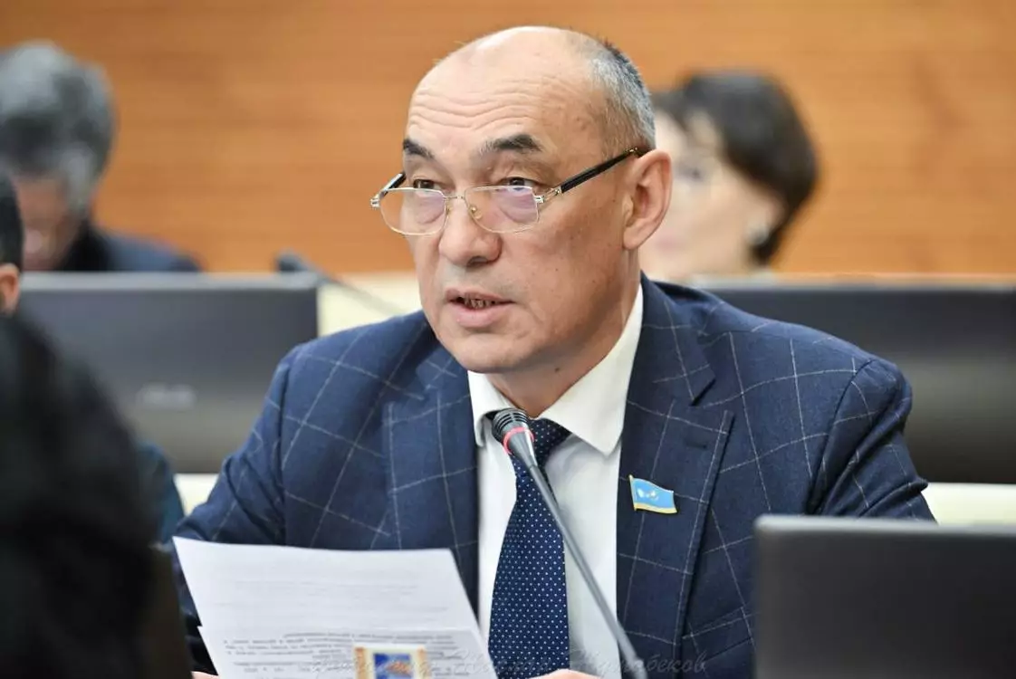 Земля останется неприкосновенной — депутат о новой Конституции