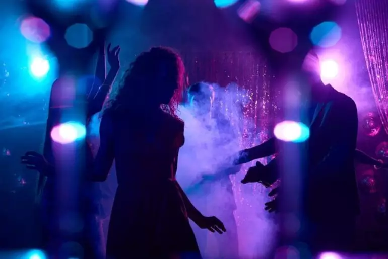 В клубах Астаны изъяли 20 баллонов "веселящего газа", возбуждены уголовные дела