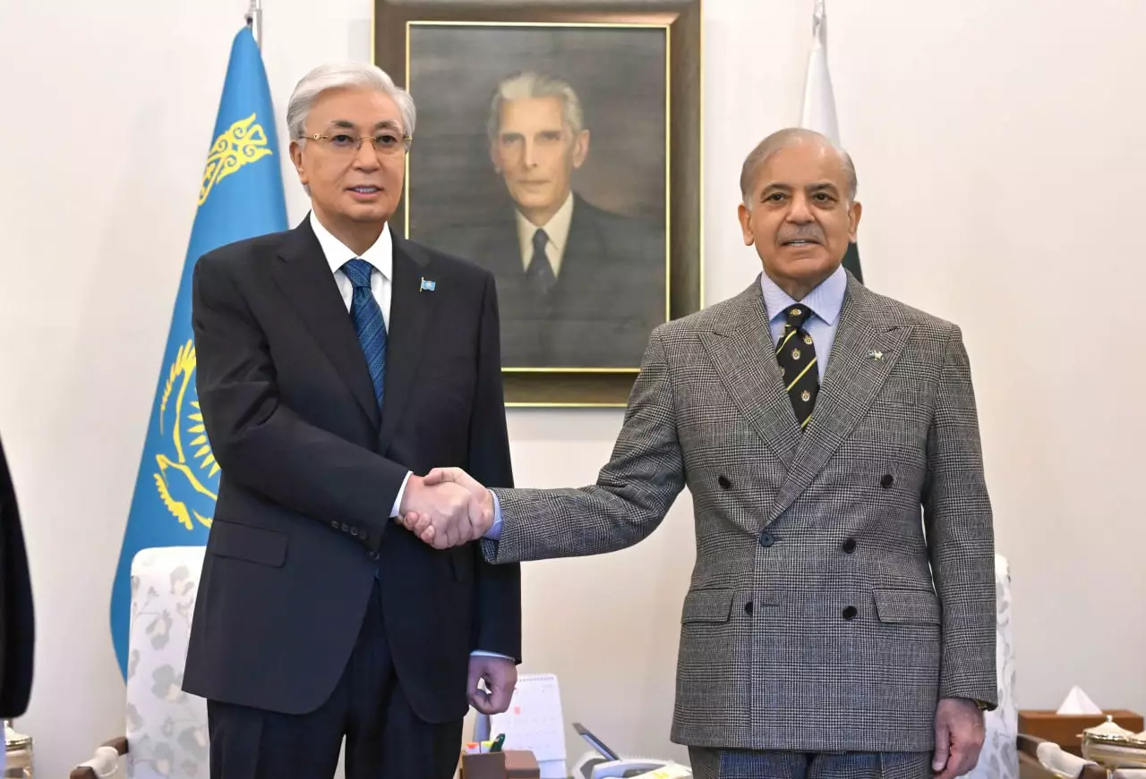 Қ. Тоқаев пен Ш. Шариф шағын құрамда келіссөз жүргізді